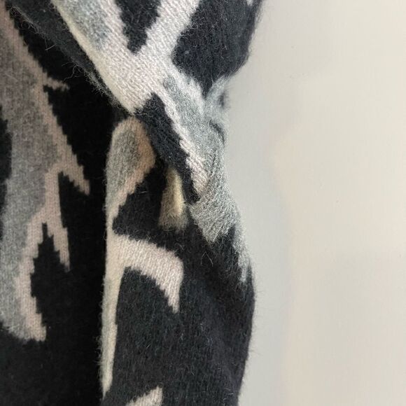 VTG Richard and Company Leaf Print Fuzzy Sweater || SZ L - Picture 7 of 8